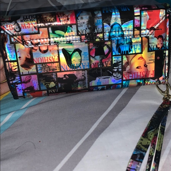 iridescent wallet. - Picture 4 of 4